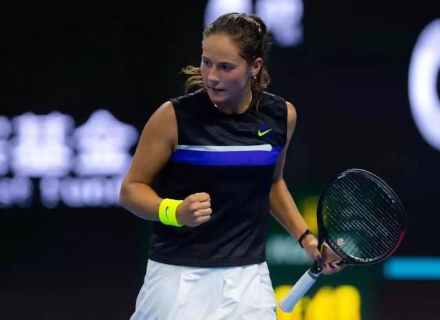 体育中超：终止连胜 上海申花1-1北京国安